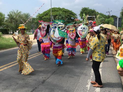 งานวันไหลสงกรานต์ ณ วัดนพทองดีศรีพฤฒาราม 